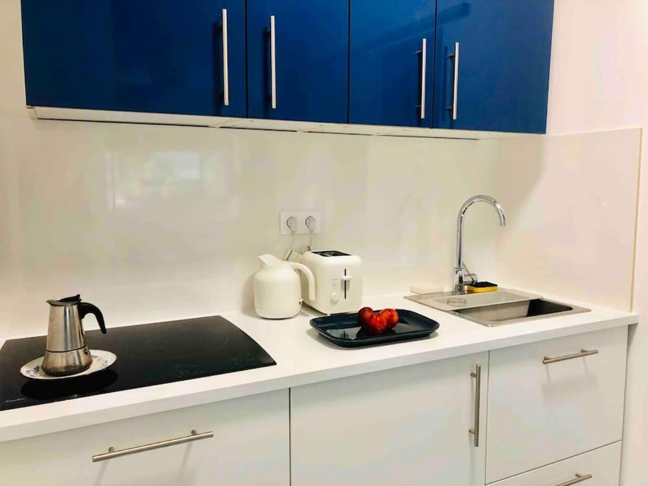 Studio, 11, Parc De Belleville باريس المظهر الخارجي الصورة